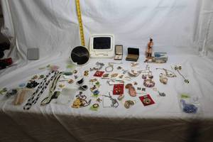 lot 92 image: Collection of Assorted Vintage and Costume Jewelry with Accessories