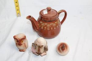 lot 95 image: Set of Ceramic Teapot and 3 Animal Figurines
