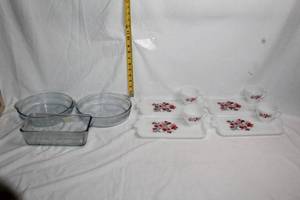 lot 106 image: Fire King Primrose Snack Set & Glass Bakeware Collection