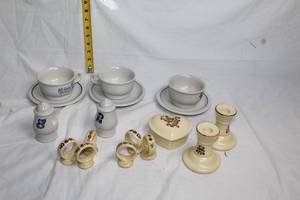 lot 118 image: Collection of Pfaltzgraff Yorktowne Tableware and Heart Trinket Box