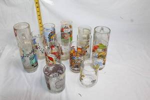 lot 127 image: Collection of 11 Assorted Vintage Cartoon Collector Glasses