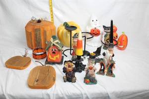lot 129 image: Assorted Halloween-Themed Decorative Figurines and Candle Holders