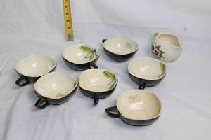 lot 133 image: Set of 7 Mid-Century Ceramic Cups and Floral Jug