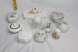 lot 134 image: Collection of 9 Decorative Porcelain Trinket Boxes and Figurines