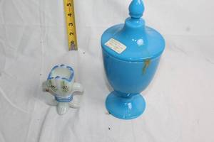 lot 177 image: Set of 2 Vintage Glass Vessels Blue Apothecary Jar & Floral Vase