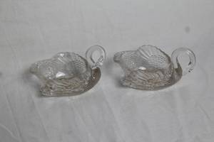 lot 193 image: Set of 2 Cambridge 4.5 Crystal Swan Dishes