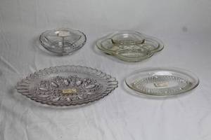 lot 196 image: Set of 4 Vintage Glass Serving Plates