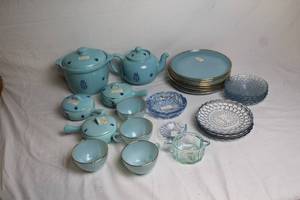lot 197 image: Set of Vintage Blue Floral Porcelain and Glassware Collection