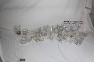 lot 202 image: Collection of 23 Vintage Glass Cups and Goblets