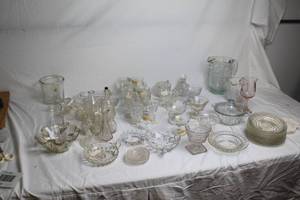 lot 203 image: Collection of Vintage Glassware and Crystal Pieces