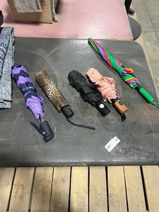 lot 43 image: 5 UMBRELLAS