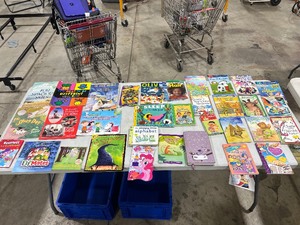 lot 49 image: 35 CHILDRENS BOOKS