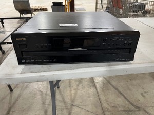 lot 54 image: ONKYO 6 DISC CD CHANGER DX-L390
