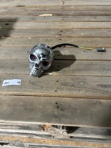 lot 65 image: SKULL RECIEVER HITCH TAIL LIGHT