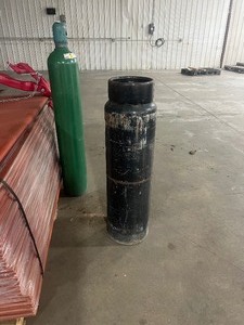 lot 86 image: ACETALENE TANK