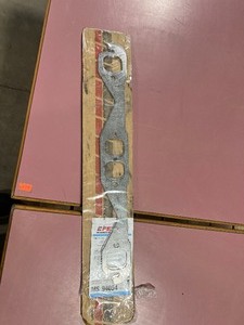lot 109 image: SBC EXHAUST GASKETS