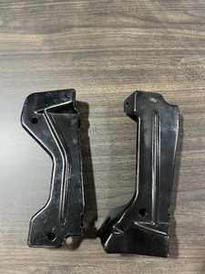 lot 112 image: 68-72 EL CAMINO FRONT FENDER CORNER BRACKETS