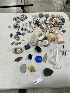 lot 134 image: TABLE FULL OF CRYSTALS, GEODES, & ROCKS