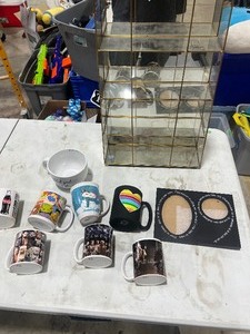 lot 139 image: HOME DCOR & COFFEE MUGS