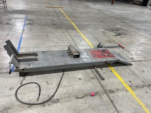 PNUEMATIC MOTORCYCLE LIFT W/ RAMP, DOLLEY, CENTER JACK, & REAR WHEEL REMOVABLE PANEL