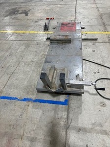 PNUEMATIC MOTORCYCLE LIFT W/ RAMP, DOLLEY, CENTER JACK, & REAR WHEEL REMOVABLE PANEL