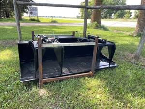 lot 1288 image: FUTURE Skid Steer Grapple Bucket  (FT-PG72C)