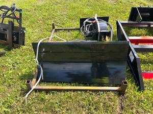 lot 5117 image: FUTURE Mini Skid Steer Snow BladeSnow Shovel FT D-TXC