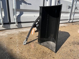 lot 6476 image: FUTURE Tilting Excavator Bucket 24 Inch