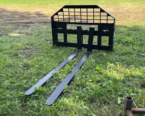 lot 1432 image: FUTURE Skid Steer Forks, 60 Inch
