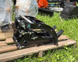 lot 6318 image: FUTURE Excavator Wood Grabber   updated photos on 8225