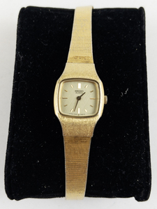 lot 162 image: Ladys Seiko Television dial gold nugget style band gold tone base metal Quartz Analog watch. New battery