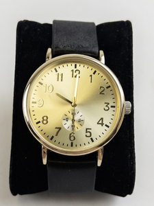 lot 214 image: Mens Unknown  basic watch with printed sub second handgold tone base metal Quartz Analog watch. new battery