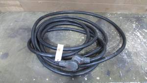lot 14 image: Heavy Gauge Cord