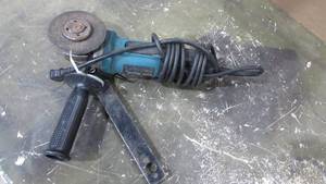 lot 28 image: Makita 4 Grinder