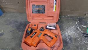 lot 40 image: Paslode Impulse Straight Finish Nailer With Case