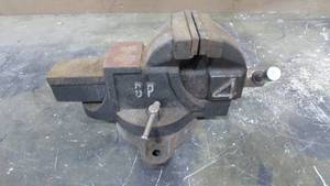 lot 41 image: Bench Vise