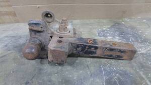 lot 50 image: Heavy Duty Hitch