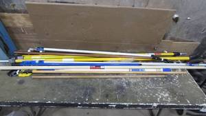 lot 73 image: Lot of Adjustable Handles