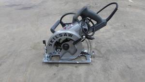 lot 107 image: Skil Saw Worm Drive Circular Saw