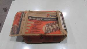 lot 114 image: Box of Paslode Strip Nails