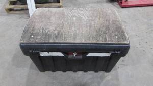 lot 139 image: Large Storage Box