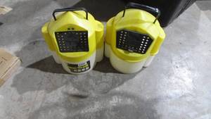 lot 7 image: (2) Minnow Buckets