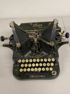 lot 1H image: Antique Oliver Standard Visible Writer No. 5 Typewriter