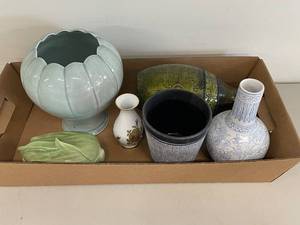 lot 107A image: Collection of 6 Decorative Vases in Various Styles
