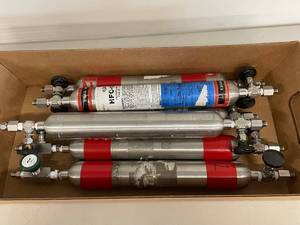 lot 109A image: Lot of Pressurized HFC-134a Cylinders