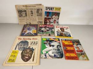 lot 20G image: Collection of Vintage Baseball Magazines and Memorabilia