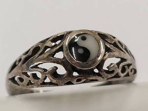 lot 26Y image: Vintage Sterling Silver Yin Yang Ring - Size 7