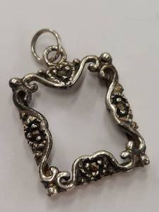 lot 47Y image: Vintage Sterling Silver Ornate Frame Pendant
