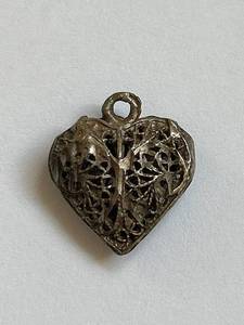 lot 73Y image: Vintage Sterling Silver Filigree Heart Pendant
