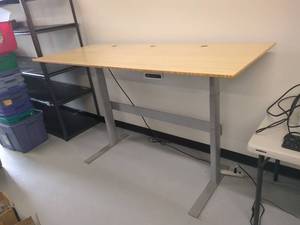 lot 3A image: XDesk NextDesk Adjustable Standing Desk with Bamboo Top